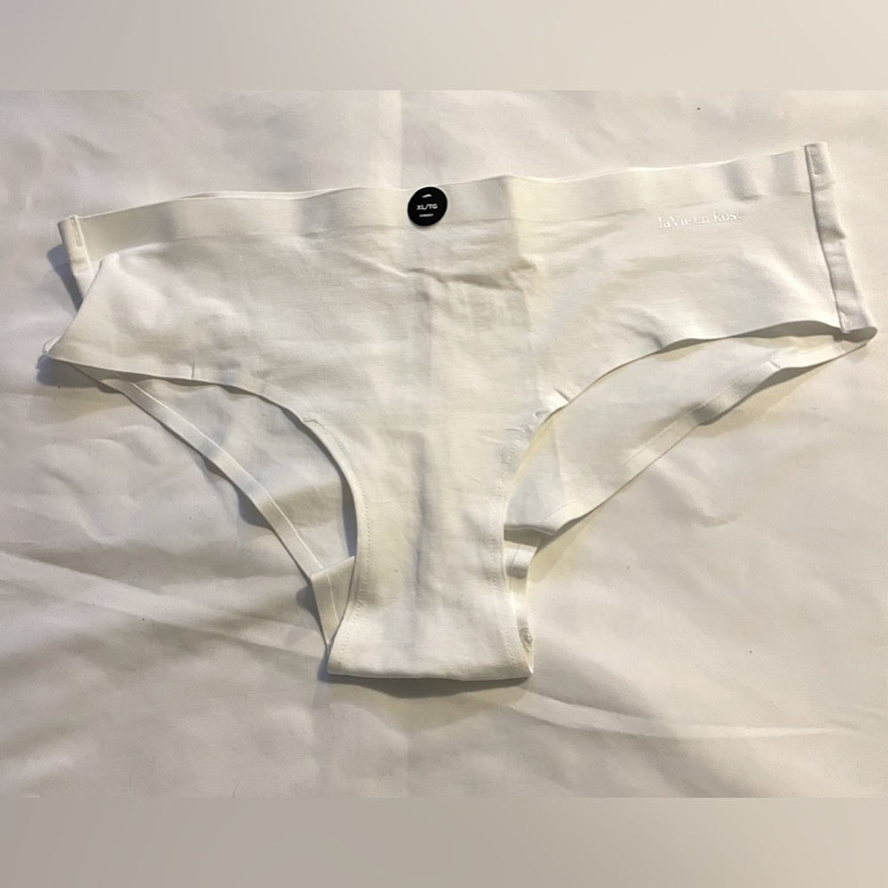 Sz XL La vie en rose cheeky underwear NWT white